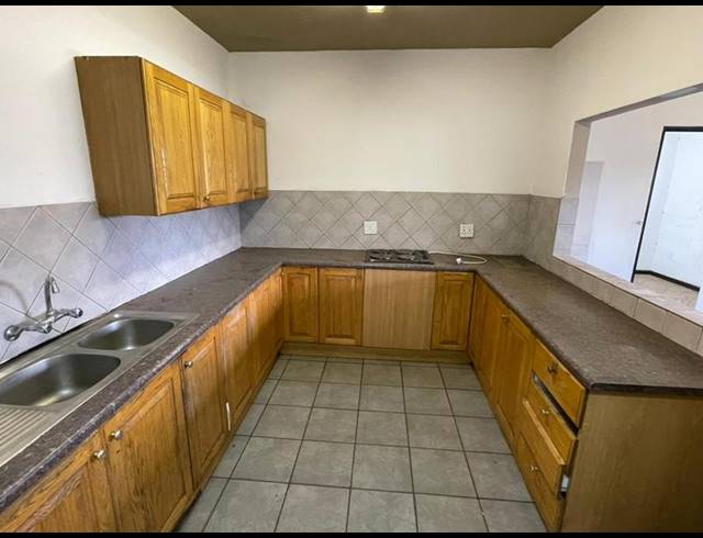 INDUSTRIAL PROPERTY TO RENT IN HENNOPSPARK